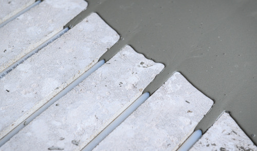 De juiste mortel voor elke vloerverwarming