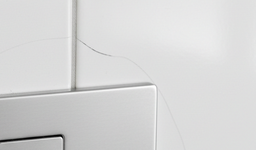 Onderzoek naar scheuren in tegelwerk